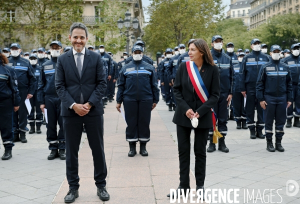 Cérémonie officielle de présentation de la première promotion de la police municipale de Paris