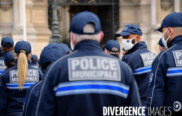 Cérémonie officielle de présentation de la première promotion de la police municipale de Paris