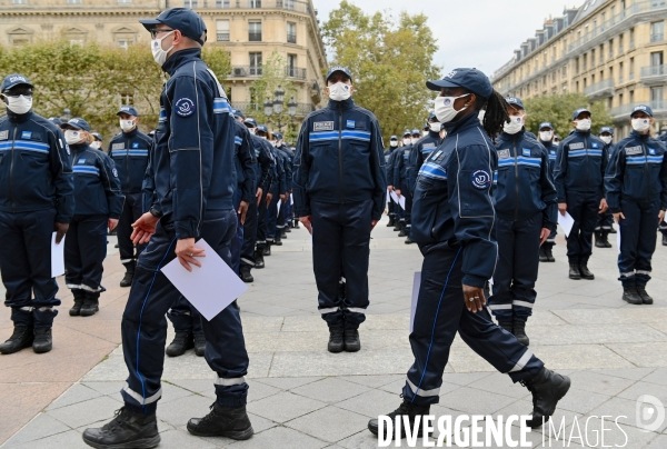 Cérémonie officielle de présentation de la première promotion de la police municipale de Paris