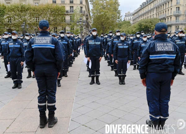 Cérémonie officielle de présentation de la première promotion de la police municipale de Paris