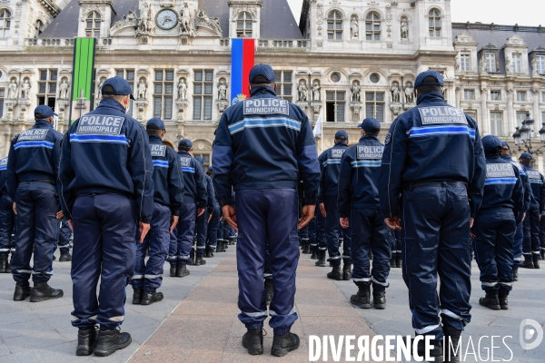 Cérémonie officielle de présentation de la première promotion de la police municipale de Paris