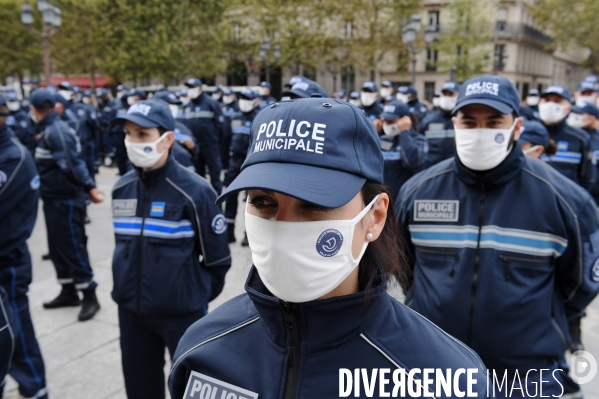 Cérémonie officielle de présentation de la première promotion de la police municipale de Paris