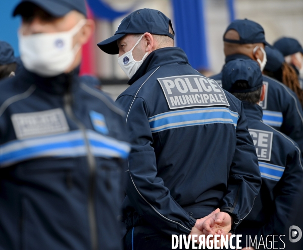 Cérémonie officielle de présentation de la première promotion de la police municipale de Paris