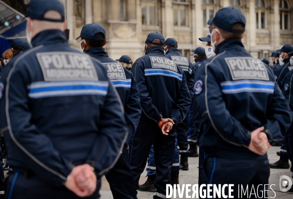 Cérémonie officielle de présentation de la première promotion de la police municipale de Paris