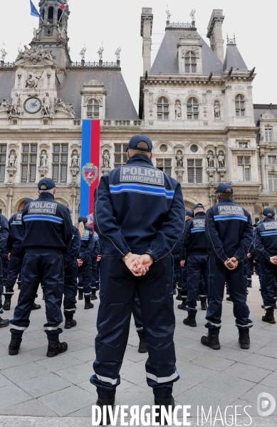 Cérémonie officielle de présentation de la première promotion de la police municipale de Paris