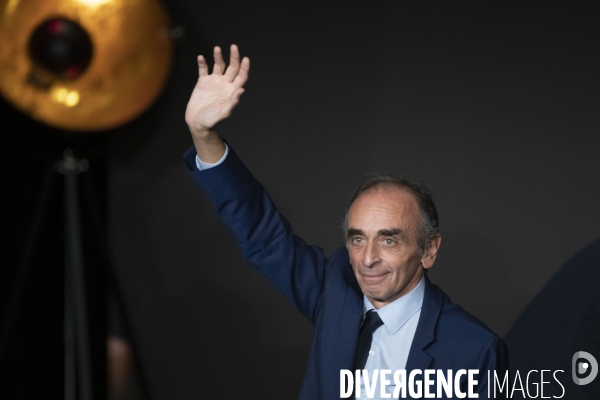 Eric Zemmour, un futur candidat entouré.