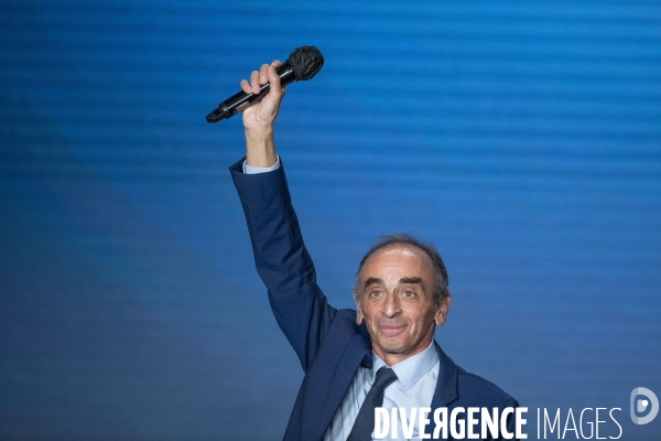 Eric Zemmour, un futur candidat entouré.