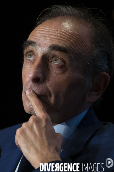 Eric Zemmour, un futur candidat entouré.