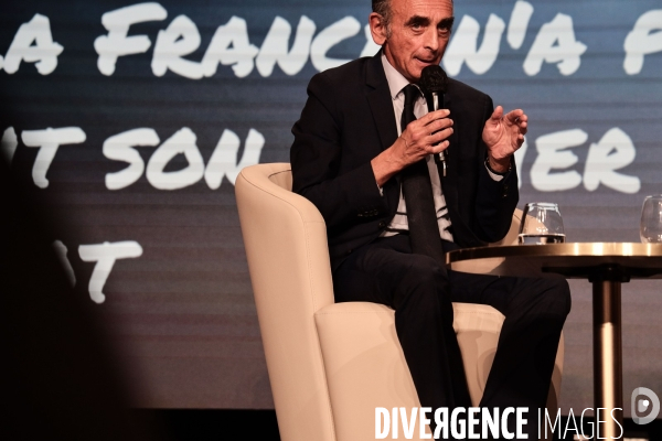 Les eveilleurs invitent eric zemmour a versailles