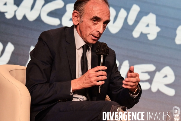 Les eveilleurs invitent eric zemmour a versailles