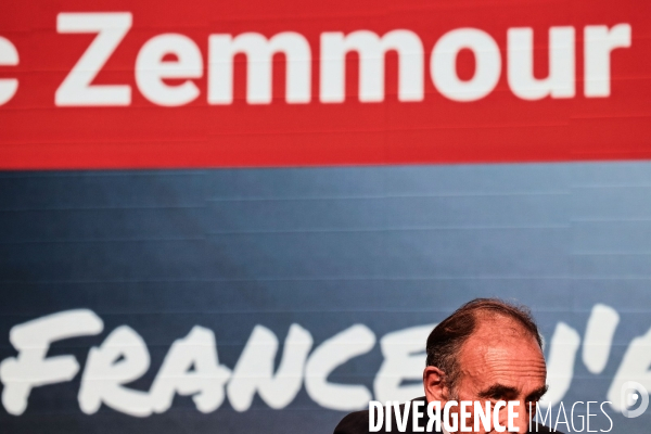 Les eveilleurs invitent eric zemmour a versailles