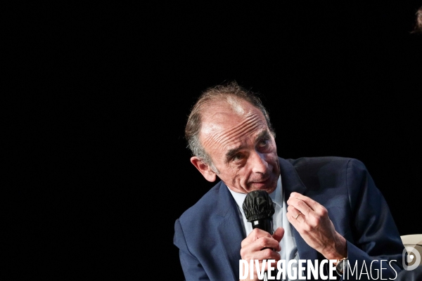 Les eveilleurs invitent eric zemmour a versailles