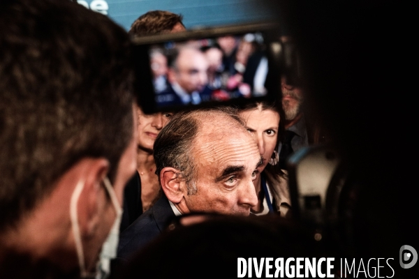 Les eveilleurs invitent eric zemmour a versailles