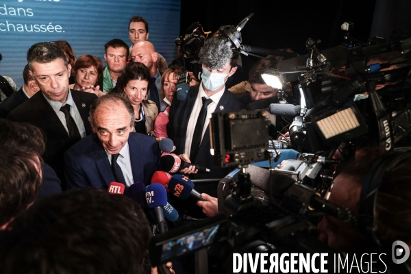 Les eveilleurs invitent eric zemmour a versailles
