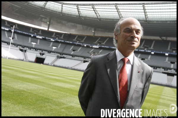 Jean louis borloo veut faire de la coupe du monde de rugby un evenement ecologique.