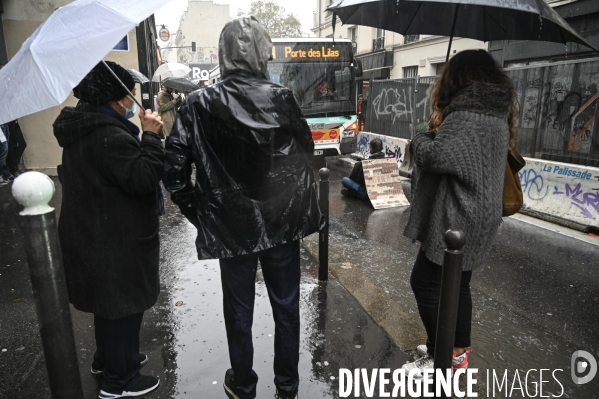 Action Extinction Rebellion :   Rebellion Of One   RO1, s assoir pour protester