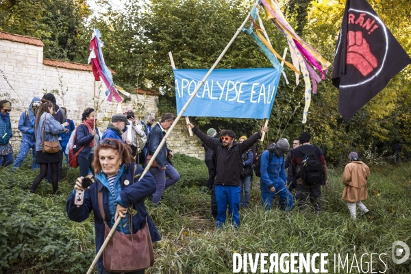 Manifestation et action contre les bassines agricoles a mauze-le-mignon.