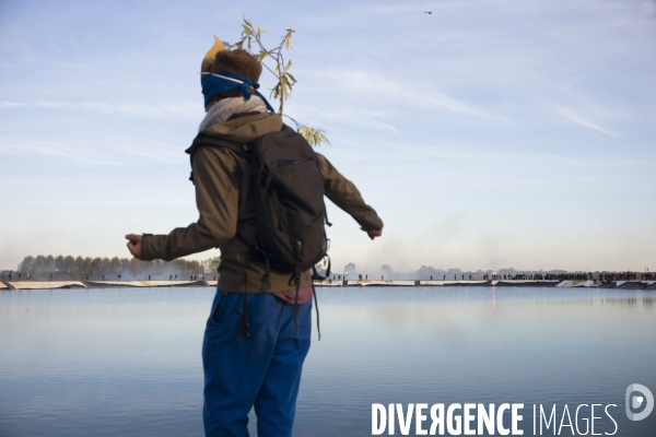 Manifestation et action contre les bassines agricoles a mauze-le-mignon.