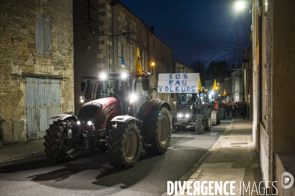 Manifestation et action contre les bassines agricoles a mauze-le-mignon.