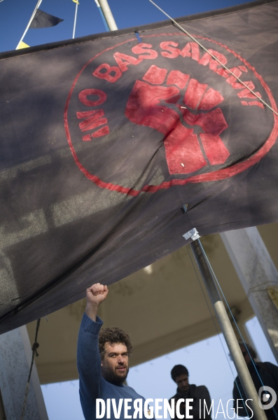 Manifestation et action contre les bassines agricoles a mauze-le-mignon.