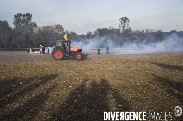 Manifestation et action contre les bassines agricoles a mauze-le-mignon.