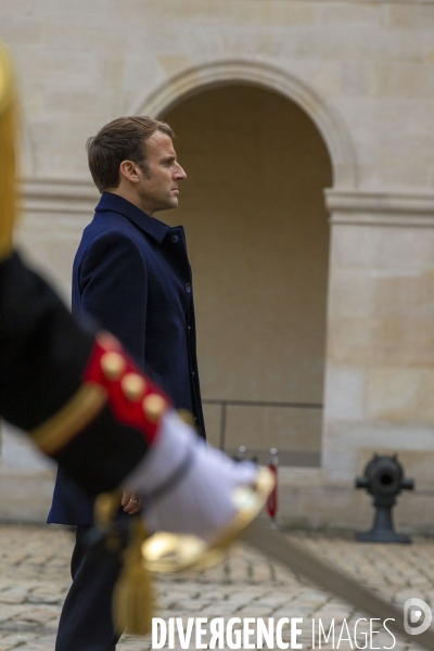 Cérémonie militaire présidée par Emmanuel MACRON aux Invalides.