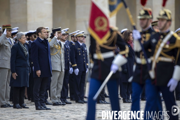 Cérémonie militaire présidée par Emmanuel MACRON aux Invalides.