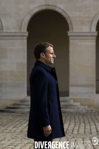 Cérémonie militaire présidée par Emmanuel MACRON aux Invalides.