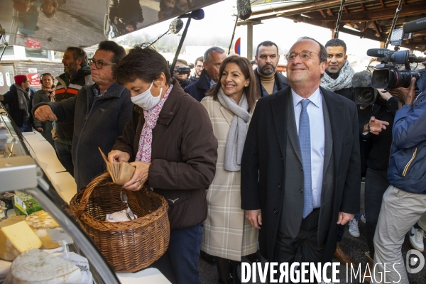 Anne Hidalgo et François HOLLANDE sur le marché de la gare de Tulle