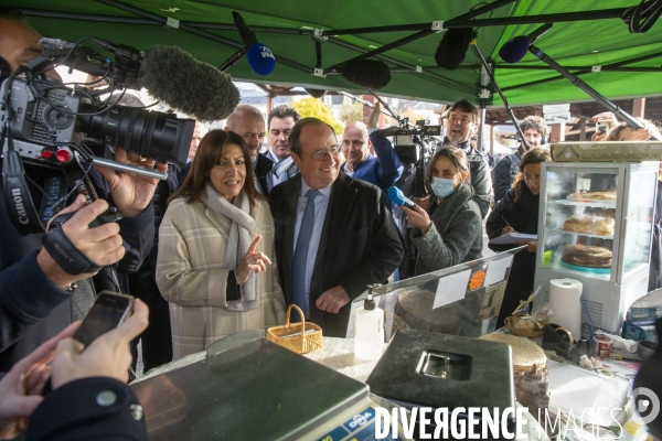 Anne Hidalgo et François HOLLANDE sur le marché de la gare de Tulle