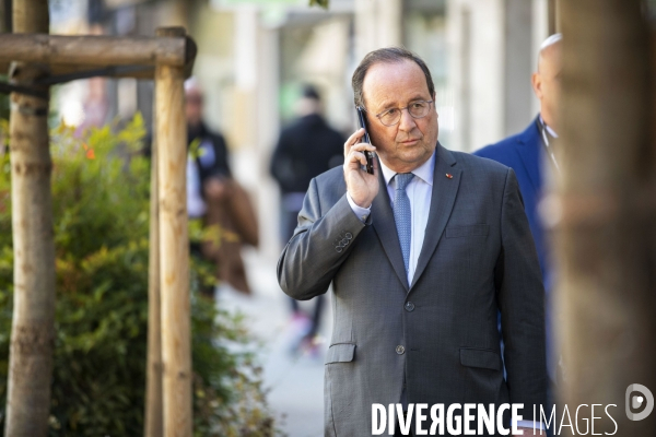 François HOLLANDE et Anne HIDALGO au salon du livre de Brive.