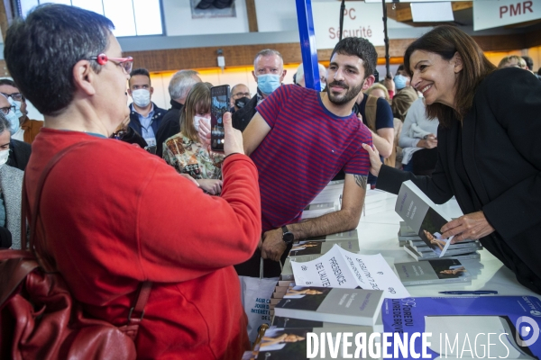 François HOLLANDE et Anne HIDALGO au salon du livre de Brive.