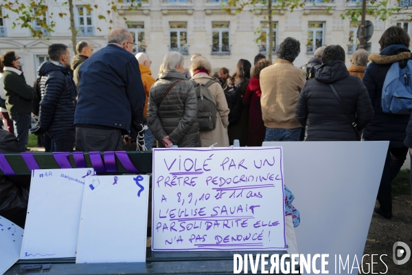 Rassemblement en soutien aux victimes de pédocriminalité dans l Eglise