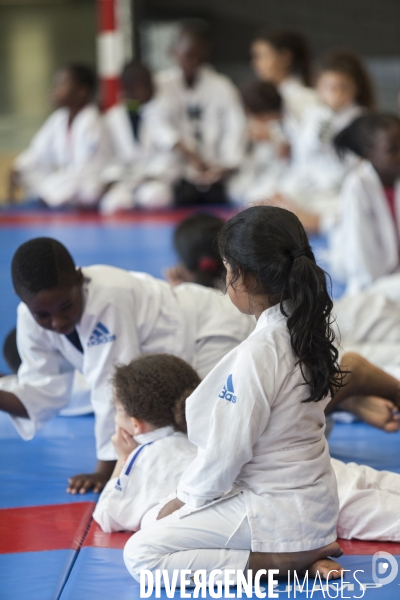 Cours de judo au gymnase du Méridien à Grigny