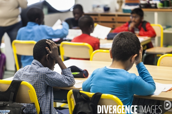 L école du Bélier dans le quartier de la Grande Borne