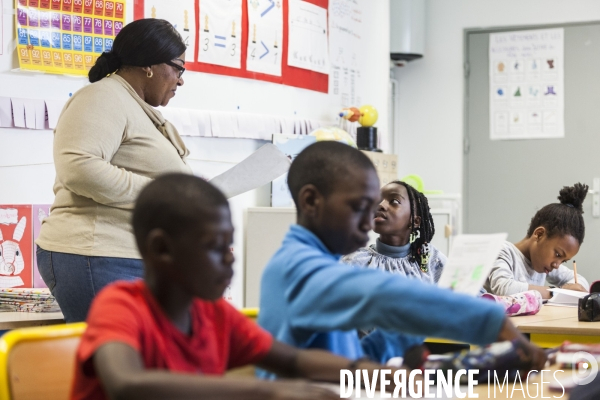 L école du Bélier dans le quartier de la Grande Borne