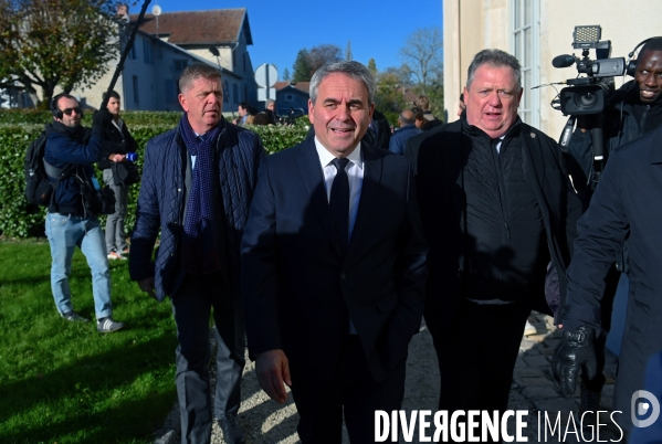 Les republicains / Cérémonie d hommage à Colombey les Deux Eglises