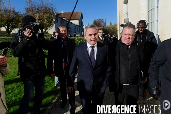 Les republicains / Cérémonie d hommage à Colombey les Deux Eglises