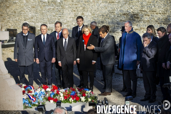 Les partis de droite sur la tombe du général de Gaulle à Colombey.