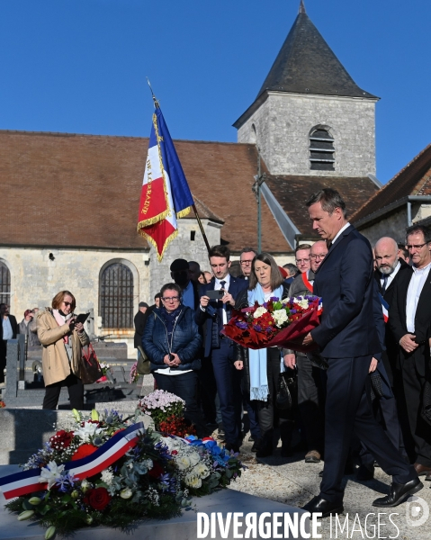 Nicolas dupont aignan sur la tombe du général de gaulle