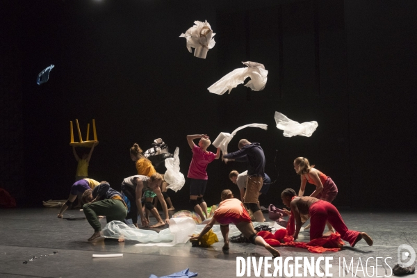 NOROROCA - Lia Rodrigues - Compagnie Carte Blanche