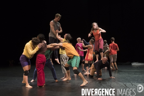 NOROROCA - Lia Rodrigues - Compagnie Carte Blanche
