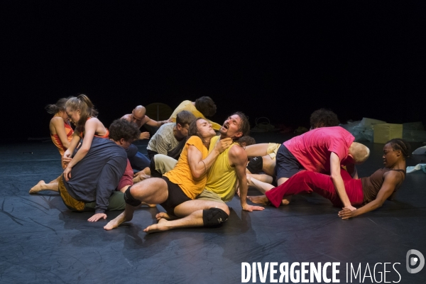 NOROROCA - Lia Rodrigues - Compagnie Carte Blanche