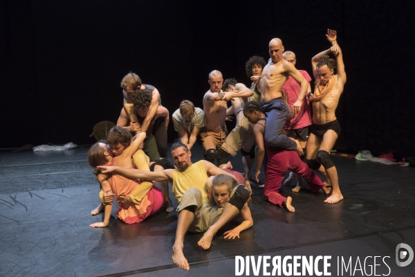 NOROROCA - Lia Rodrigues - Compagnie Carte Blanche