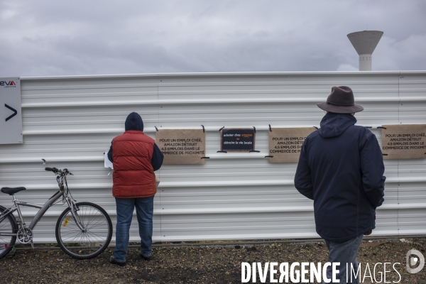 Manifestation a taverny contre l implantation d un amazon.