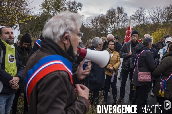 Manifestation a taverny contre l implantation d un amazon.