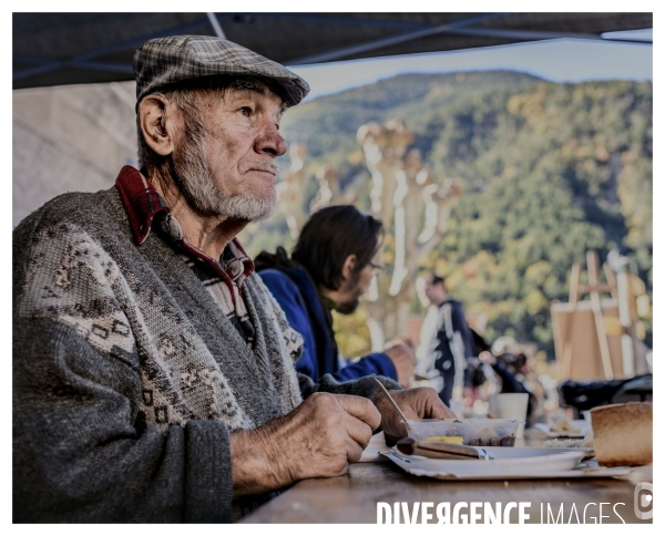 Le long de la Transbassealpine Digne-Nice ( l Automne )