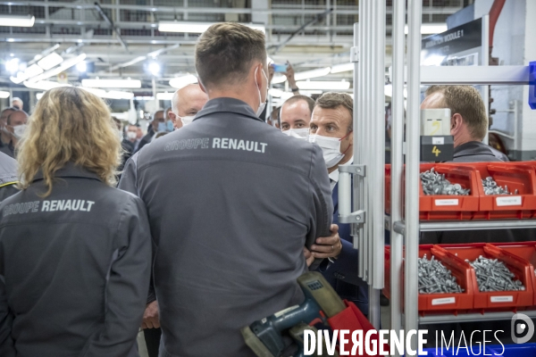 Emmanuel Macron chez Renault Douai avec Xavier Bertrand