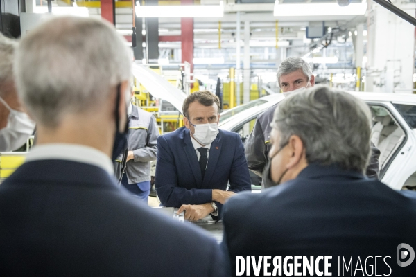 Emmanuel Macron chez Renault Douai avec Xavier Bertrand