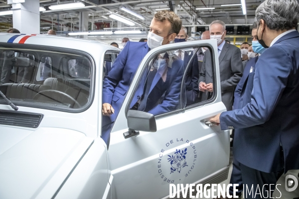 Emmanuel Macron chez Renault Douai avec Xavier Bertrand